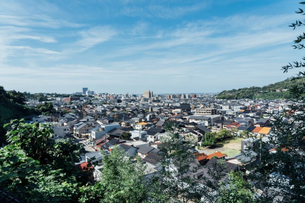 小立野台地から見る市内中心部